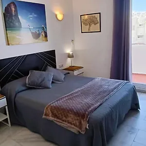 apartamento-en-puerto-marina.hotelsinnerja.org/